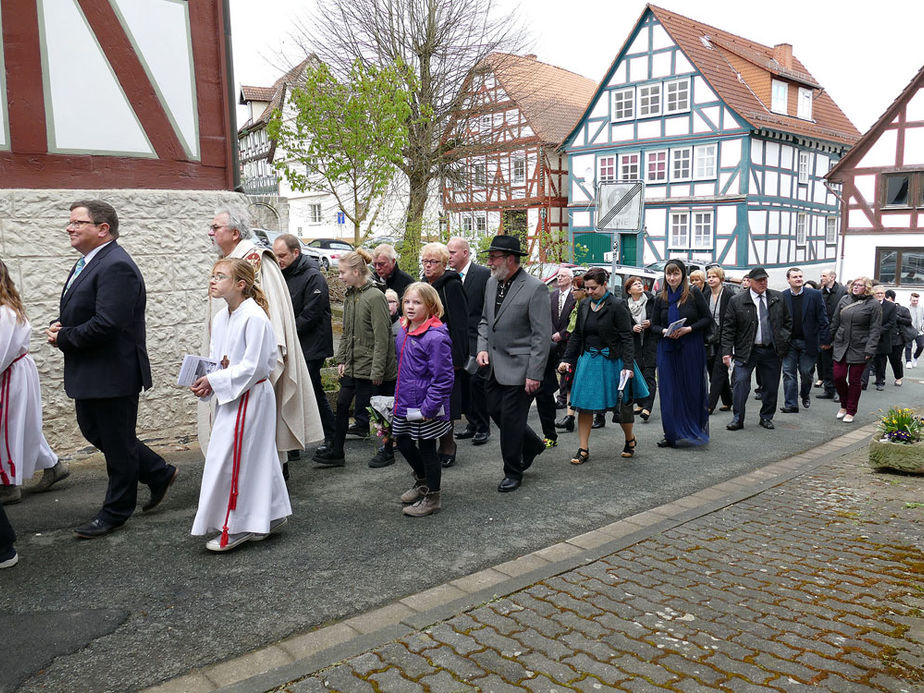 1. Heilige Kommunion in St. Crescentius (Foto: Karl-Franz Thiede)